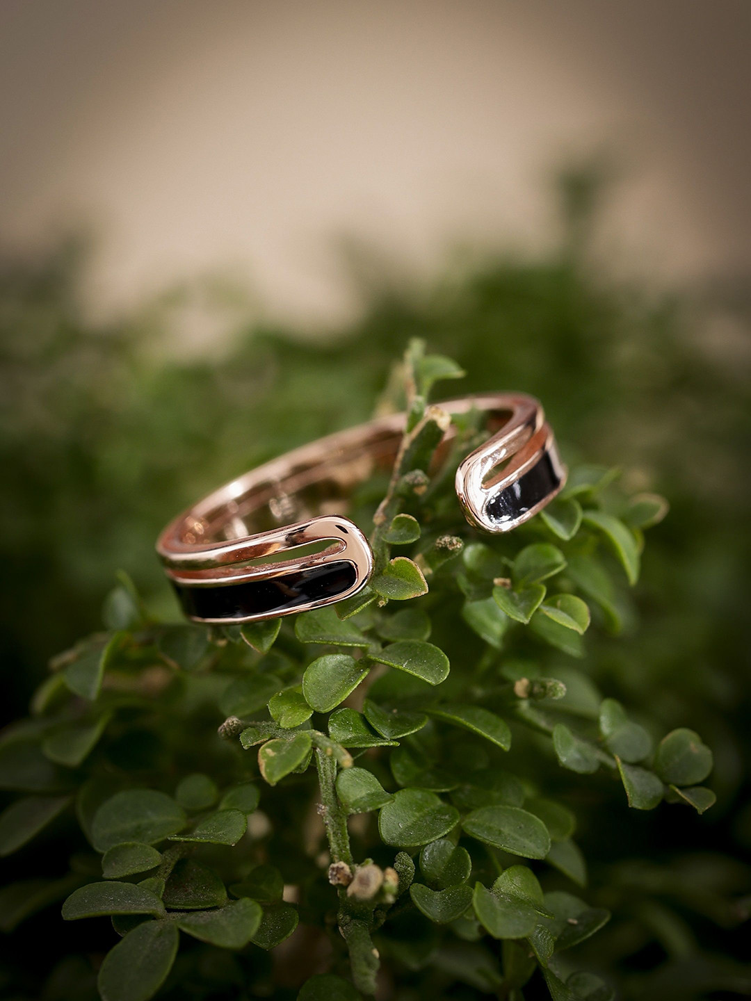 DIAVO 925 Sterling Silver Rose Gold-Plated Zen Chic Dual-Tone Finger Ring