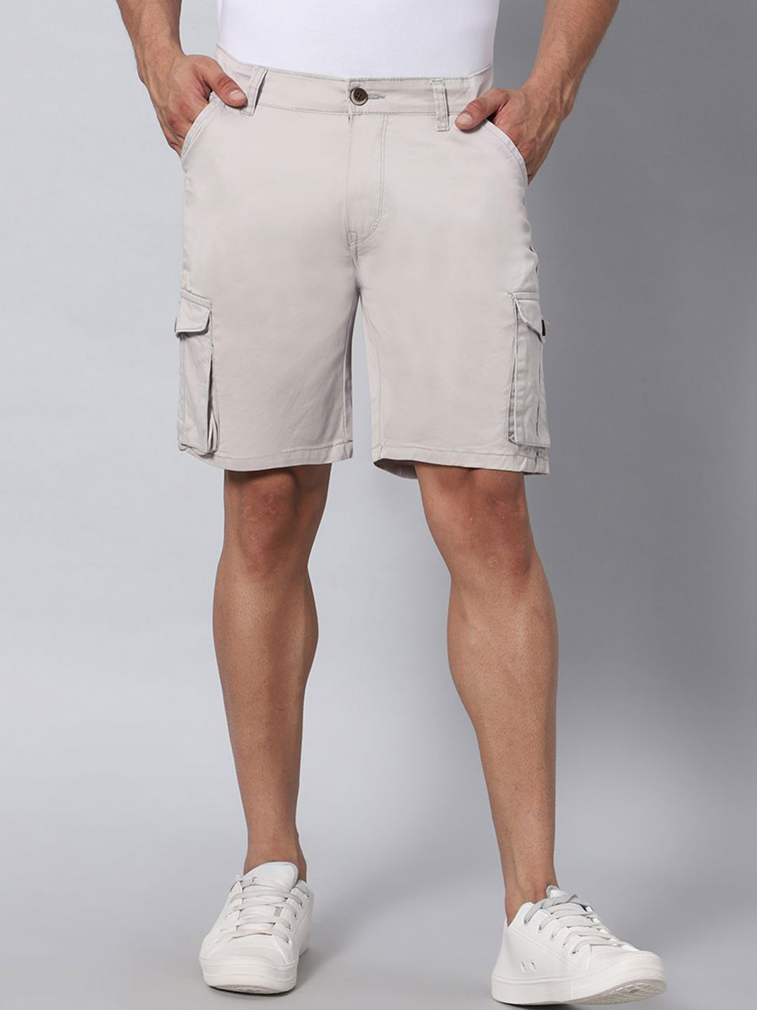 Hence Men Slim Fit Low-Rise Cargo Shorts