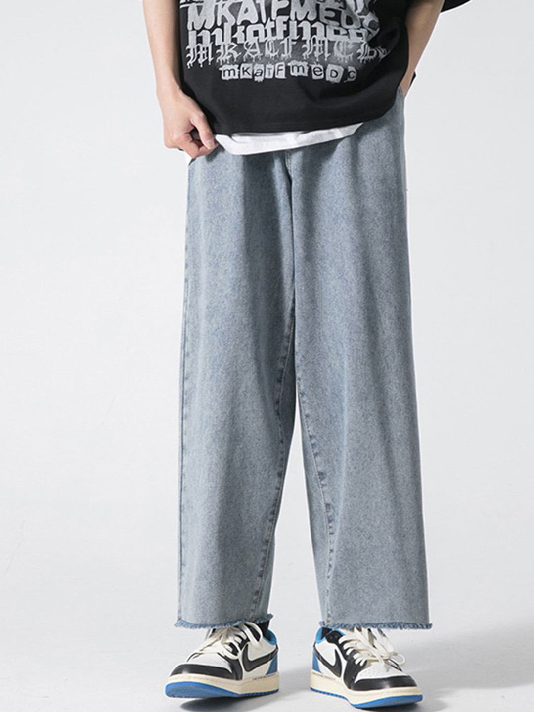 HERE&NOW Men Relaxed Fit No Fade Low Distress Cat Scratches Jeans