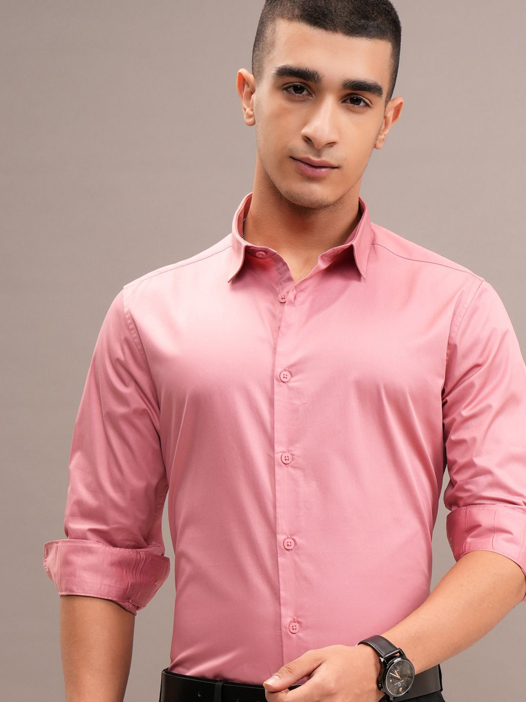 HIGHLANDER Men Rose Solid Occasion Slim Fit Shirt