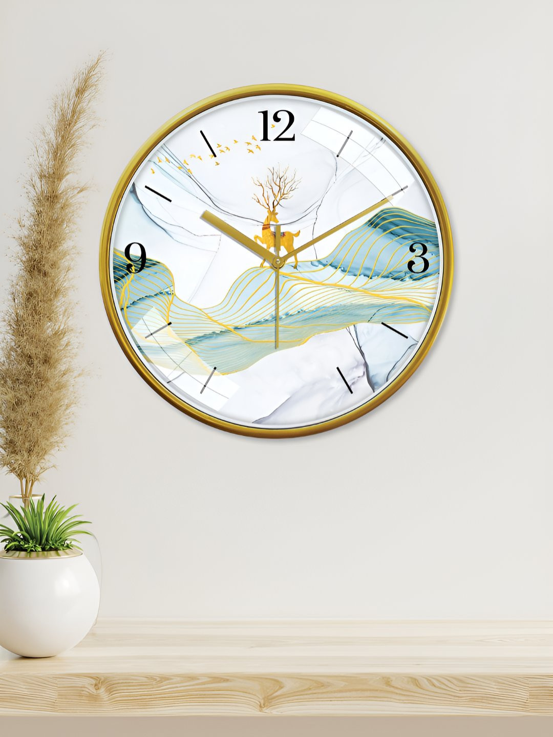 RANDOM Embossed Dial Gold Plastic Silent Clock Round Battery Analogue Wall Clock-30.4cm
