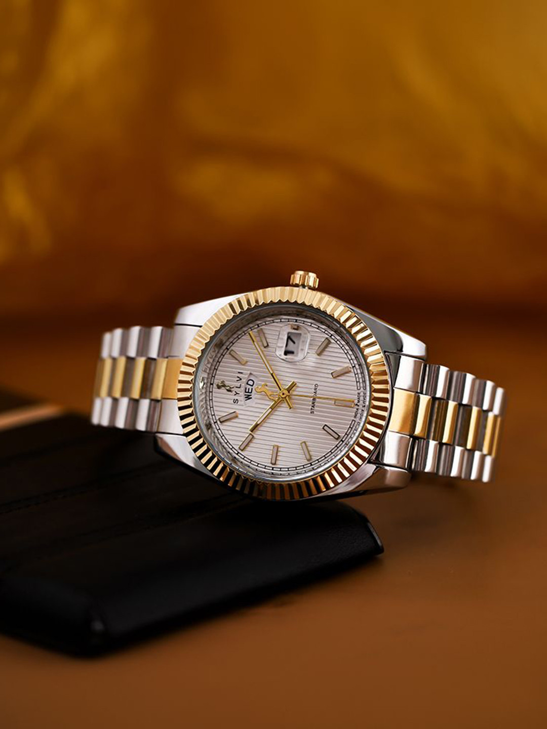 Sylvi Men Patterned Dial & Stainless Steel Straps Analogue Multi Function Watch STB-whitegold-silver