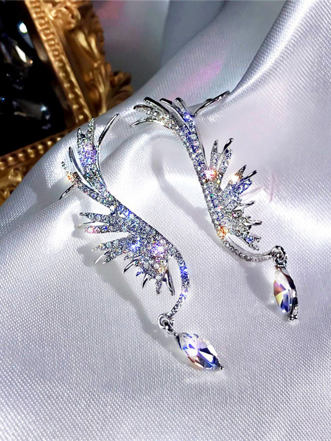 FIMBUL Stainless Steel Silver-Plated Crystals Studded Classic Antique Ear Cuffs