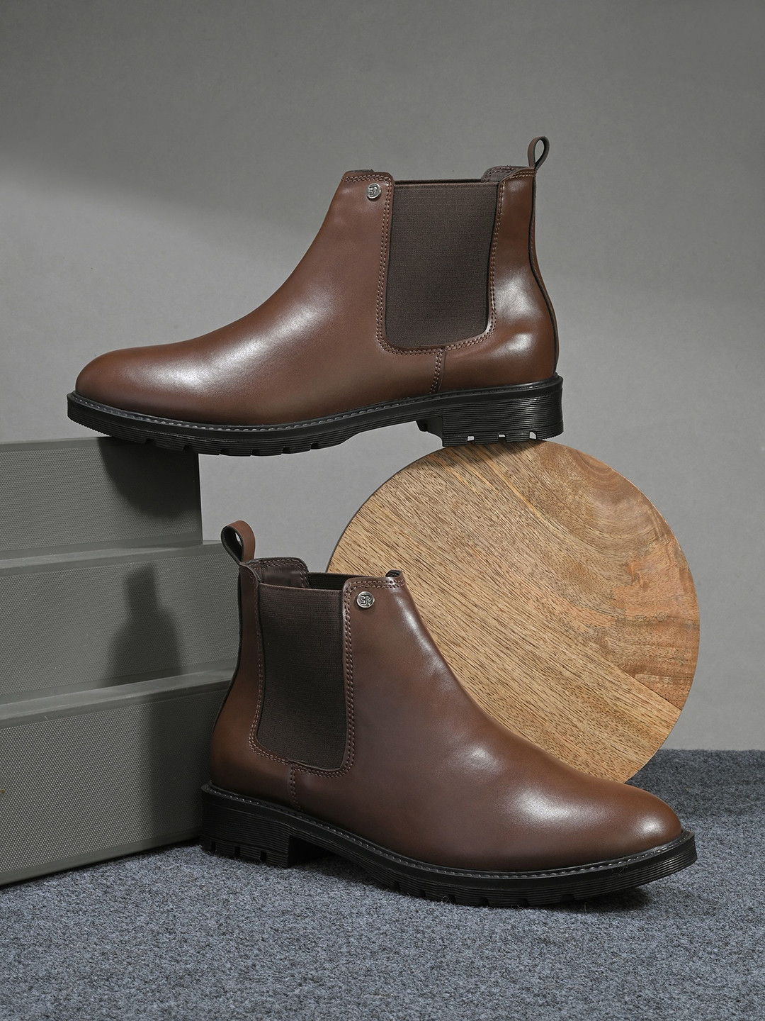El Paso Men Round-Toe Block-Heeled Chelsea Boots