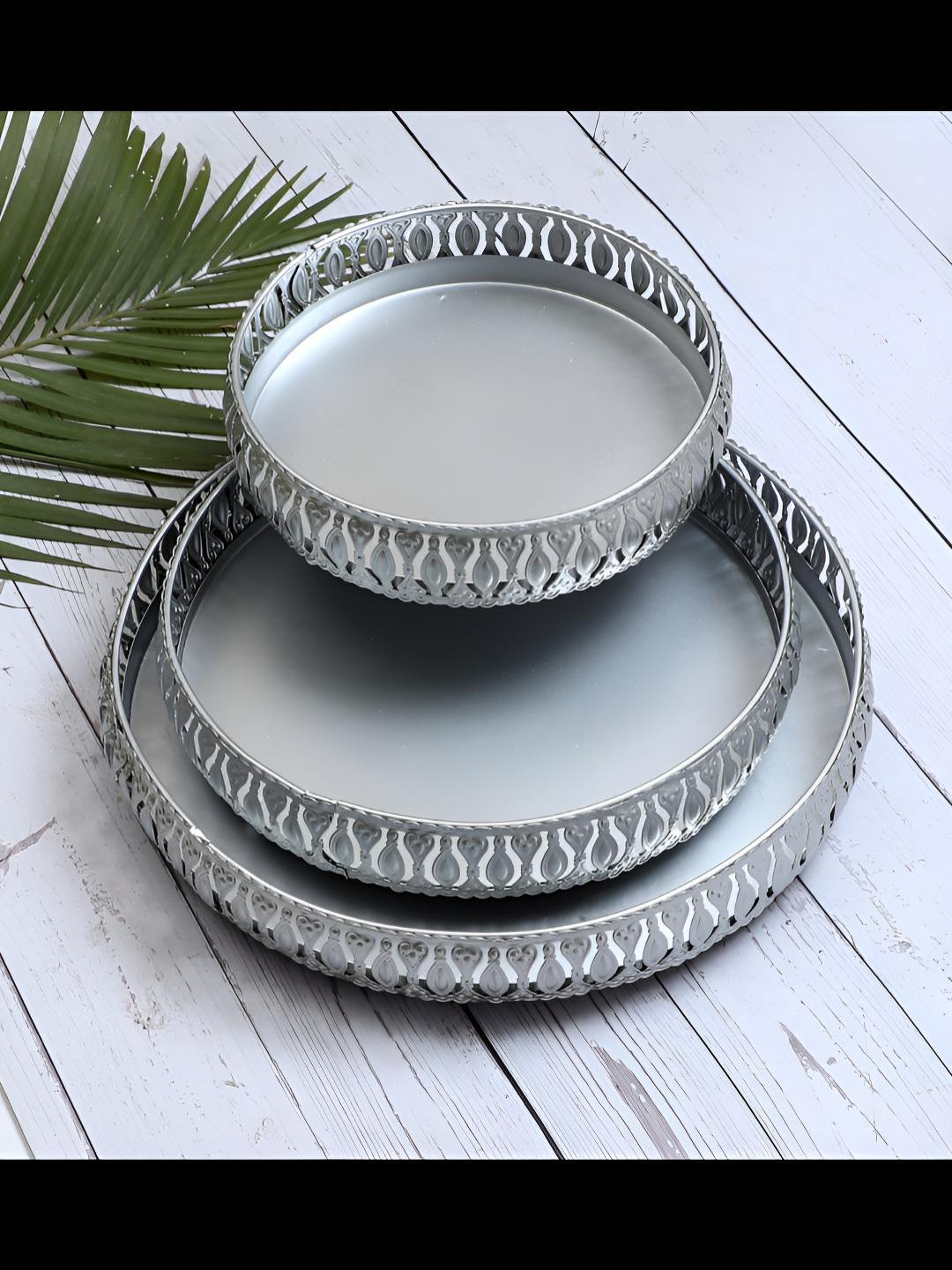 Amaya Decors Silver-Toned 3 Pieces Self Design Round Metal Serving Tray