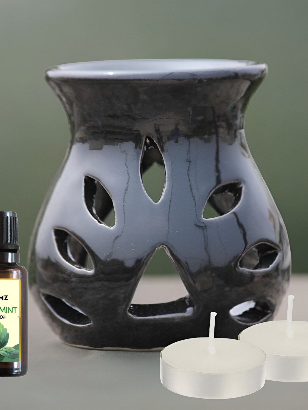 Brahmz Black 4 Pieces Candle With Tealights & Peppermint Oil Ceramic Aroma Diffusers