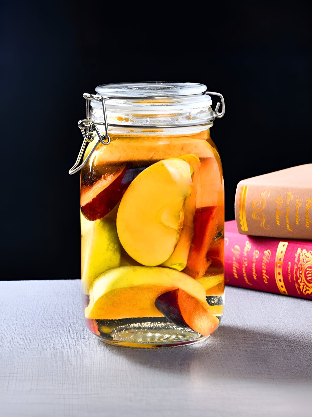 Umai Transparent Glass Air Tight Wire Clamp Canister-2L