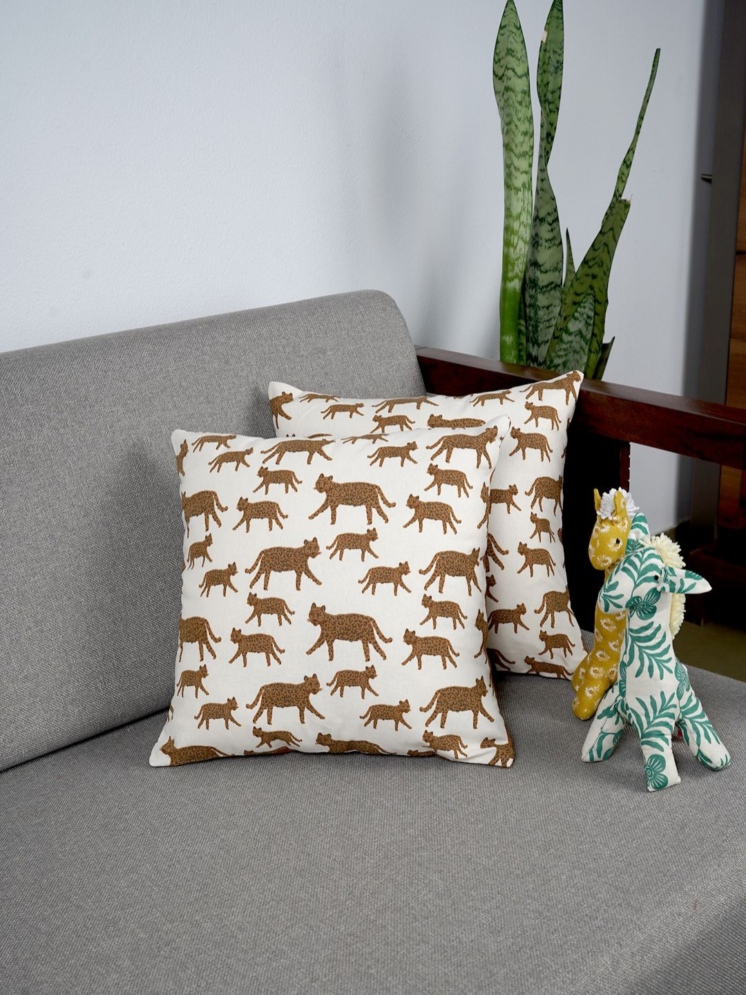 Ratan Cart Brown Animal Cotton Breathable 2 Piece Square Cushion Covers -12x12In