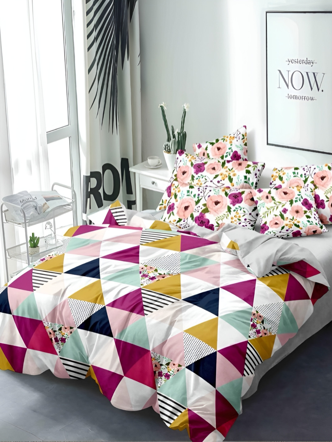 MORADO White & Pink Geometric Printed Duvet Cover