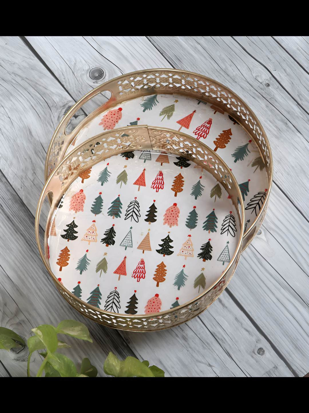 Amaya Decors Gold-Toned & White 2 Pieces Christmas Tree Printed Metal Serving Tray