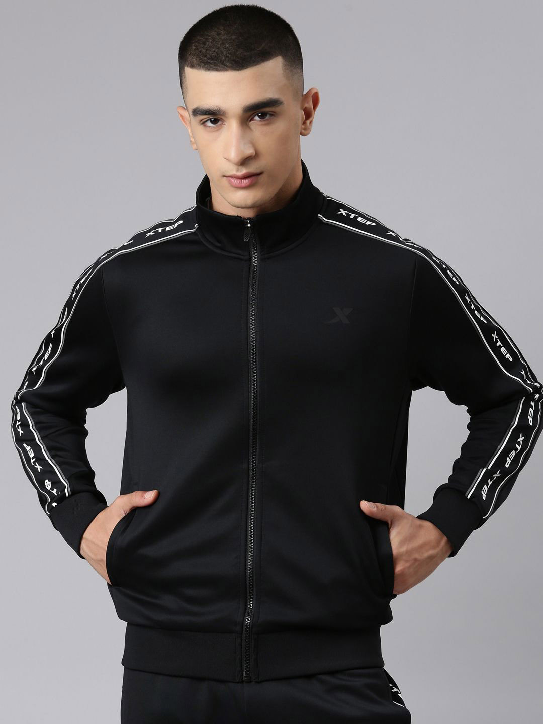 Xtep Men Knitted Top