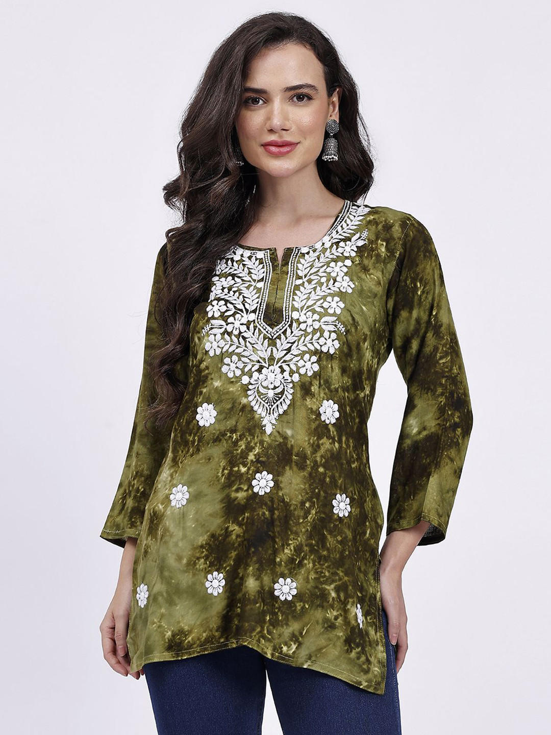 NAZAQAT ETHNIC INDIA Women Embroidered Chikankari Kurti