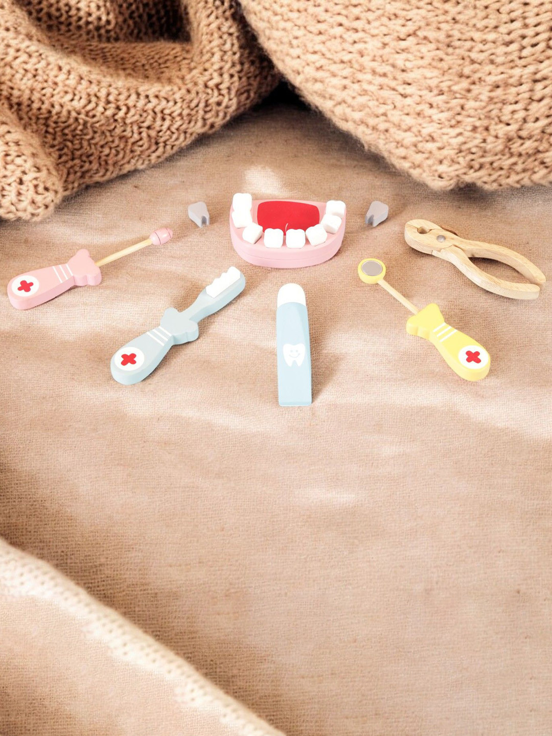 LITTLE GINNIE Kids 16-Pcs Dentist Play Set