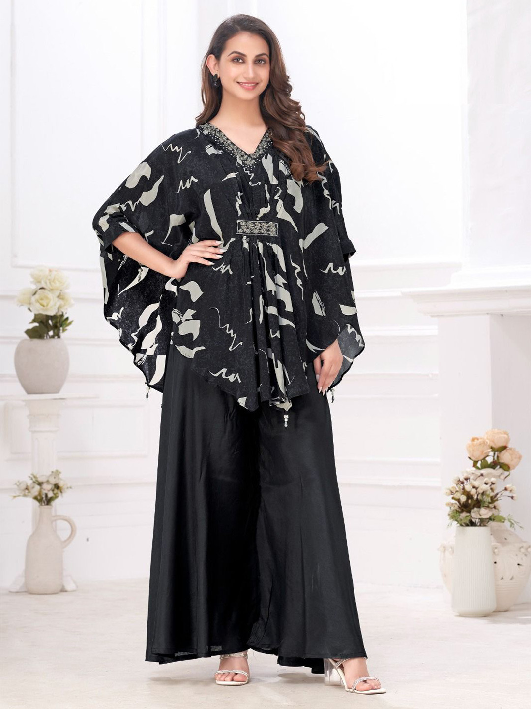 JIVORA Abstract Print Maxi Dress
