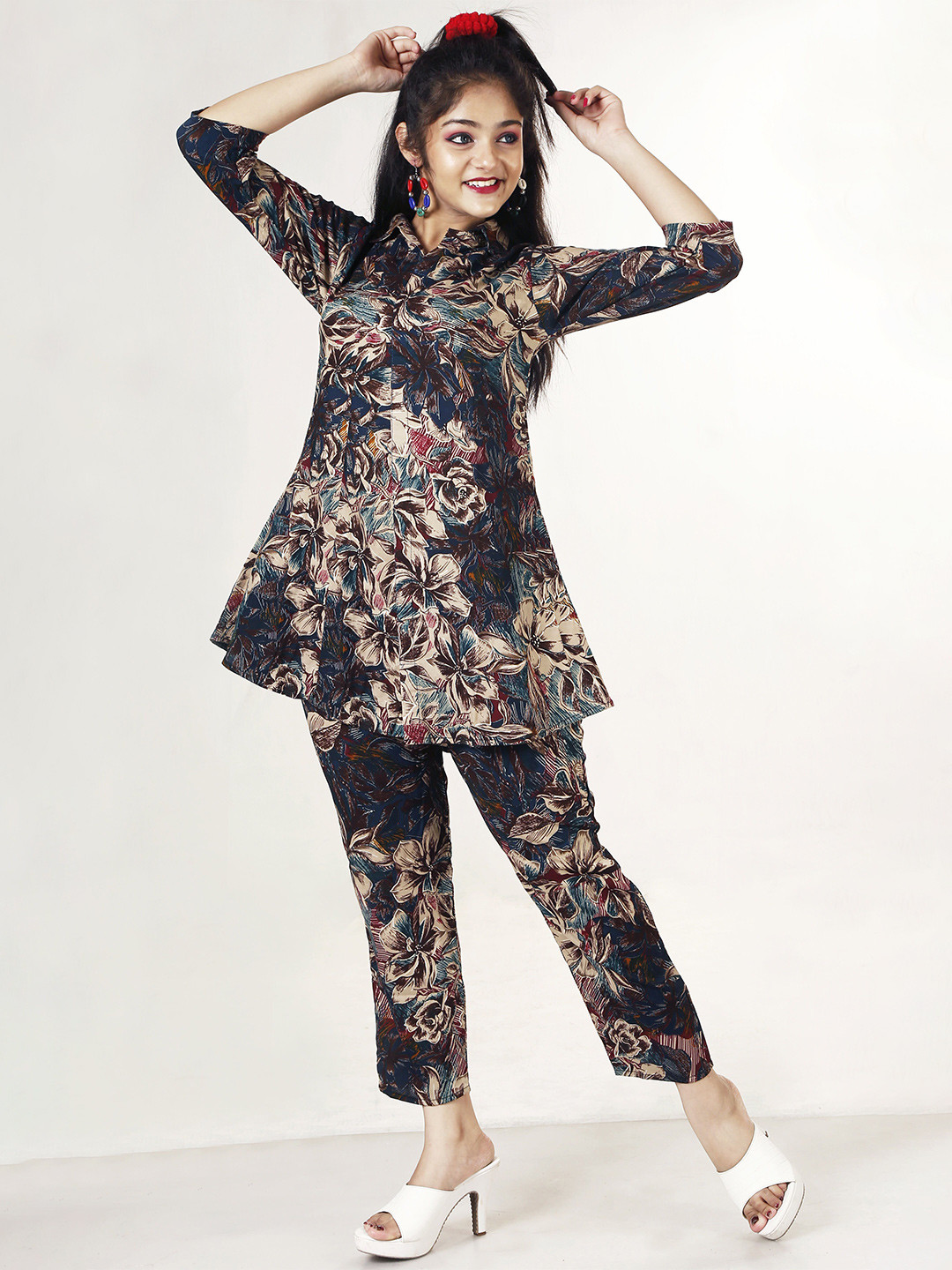 KAARIGARI Girls Floral Printed Shirt Collar Neck Three-Quarter Sleeves Tunic With Trousers