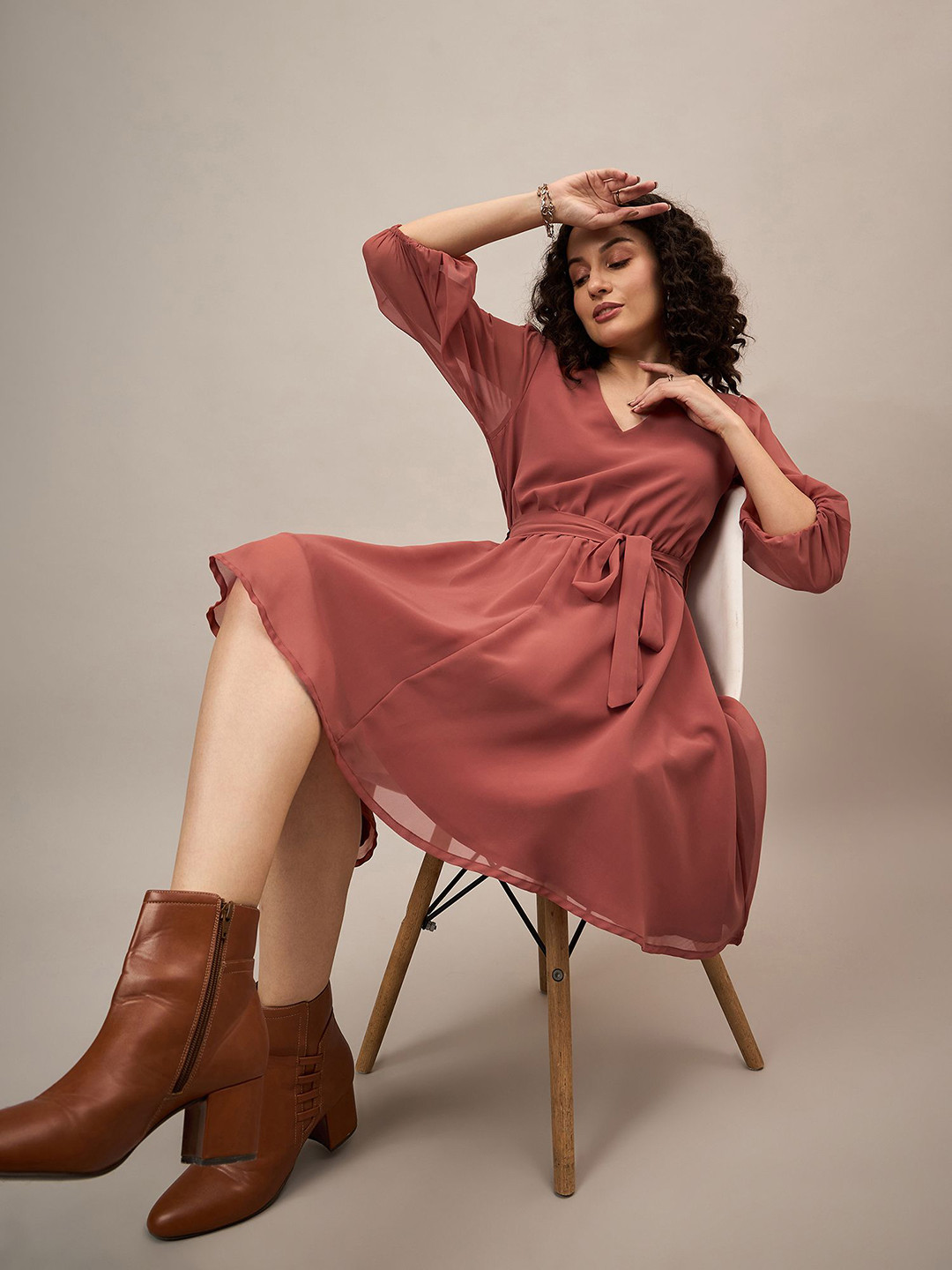 The Roadster Lifestyle Co Quarter Sleeve Women Knee Length V-Neck Dress