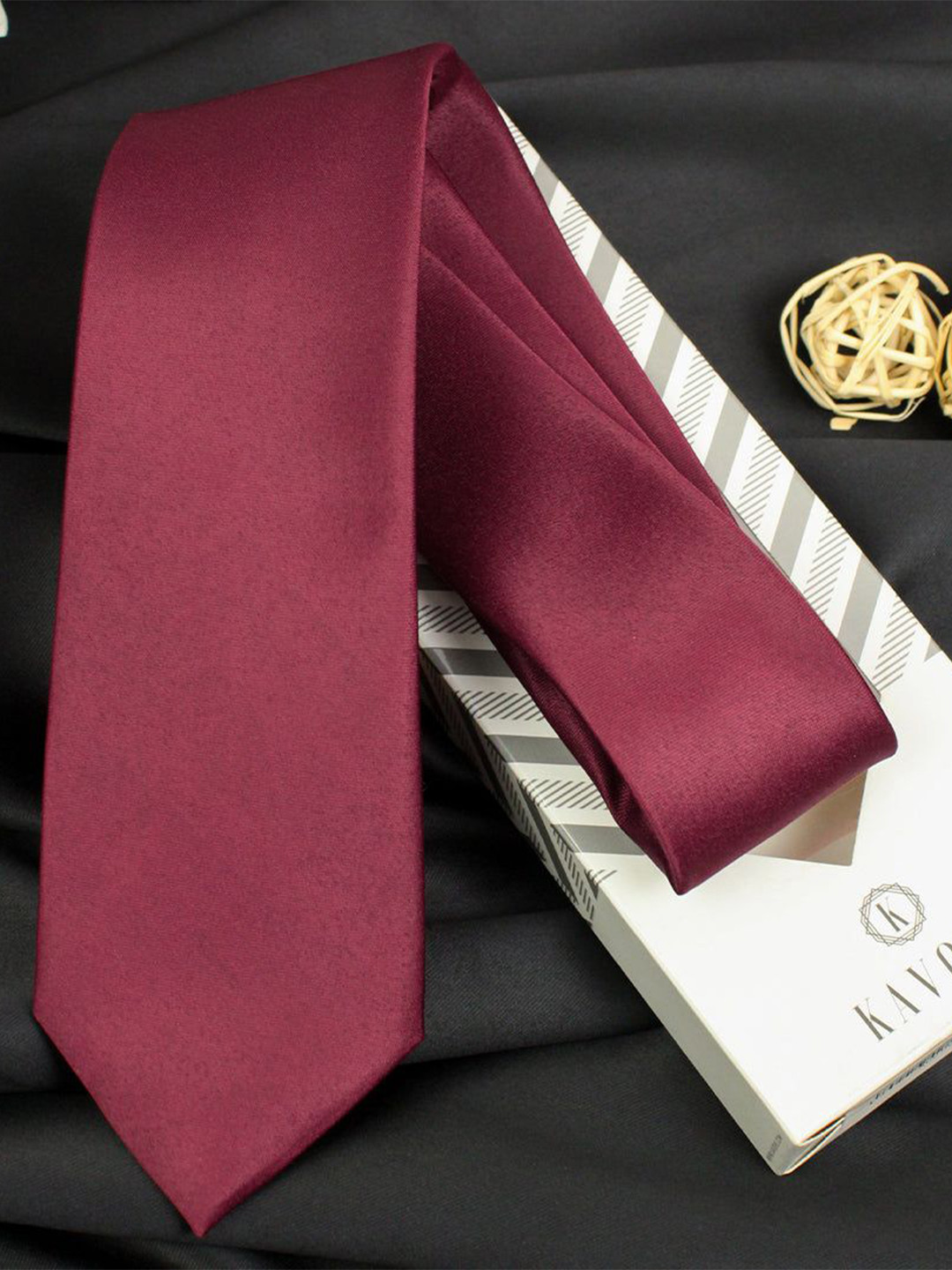 Kavove Men Solid Broad Tie