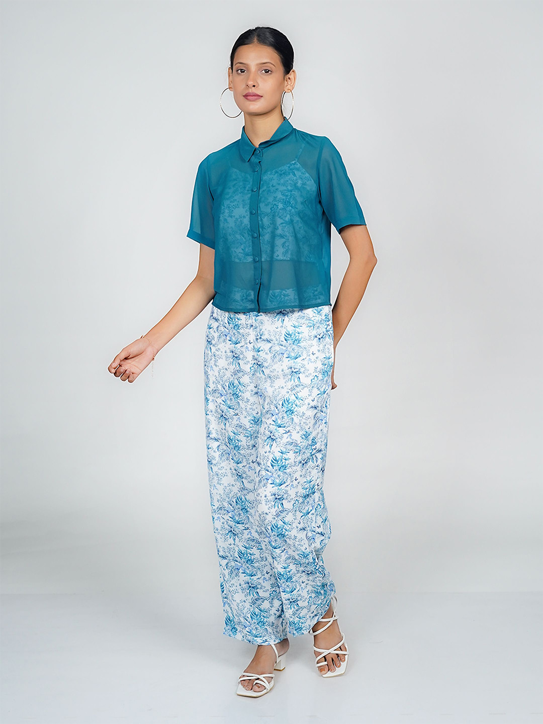 Zink London Floral Printed Crop Top and Shrug With Trousers
