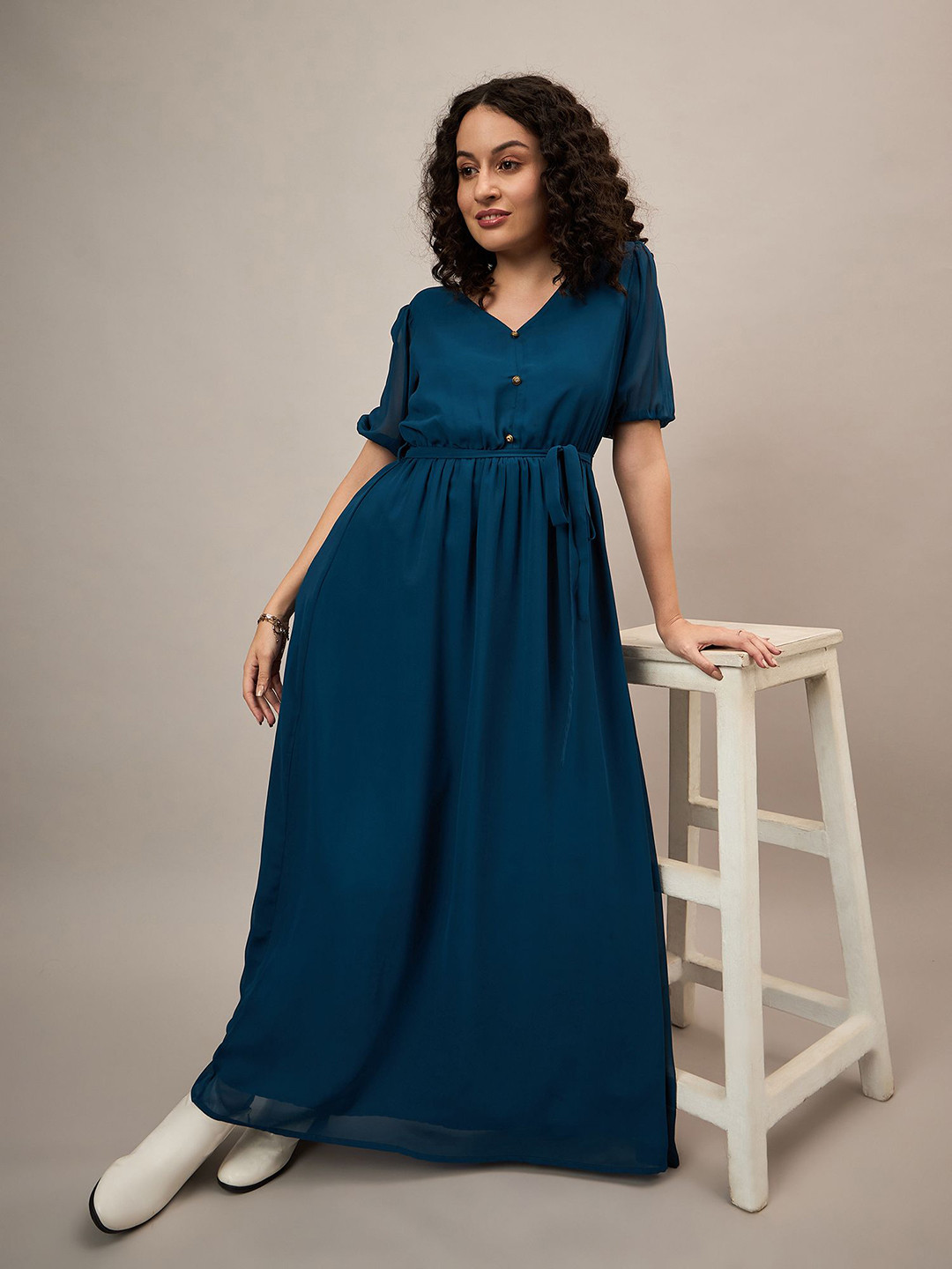 The Roadster Lifestyle Co Fit & Flared Short Women Sleeves Dress