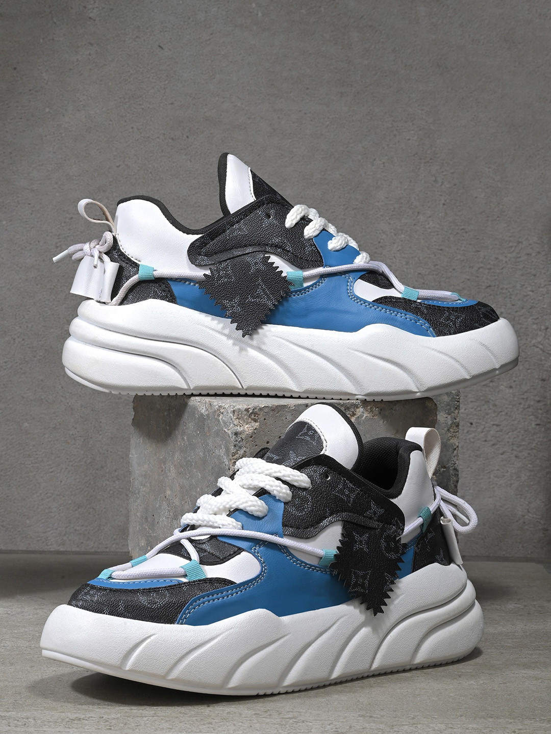 Layasa Men Sneakers