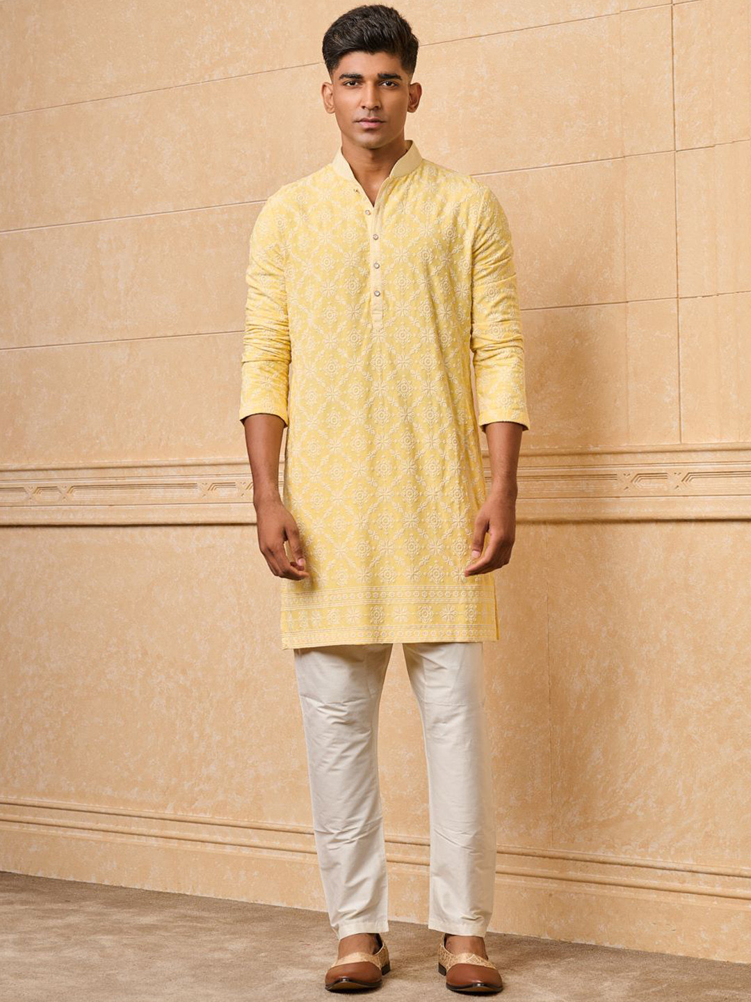 Tasva Floral Embroidered Regular Thread Work Straight Kurta With Trouser