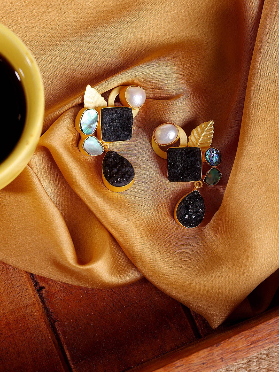 ROYAL PITARAH Gold-Plated Contemporary Agate Drop Earrings