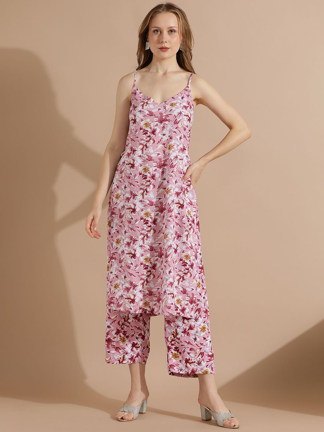 STYLEBAAZI Women Floral Printed Regular Kurta with Trousers