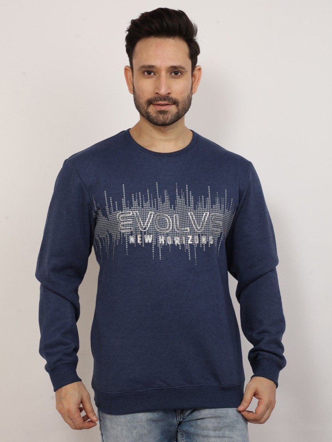 Klub Fox Men Alphanumeric Printed Round Neck Fleece Sweatshirt