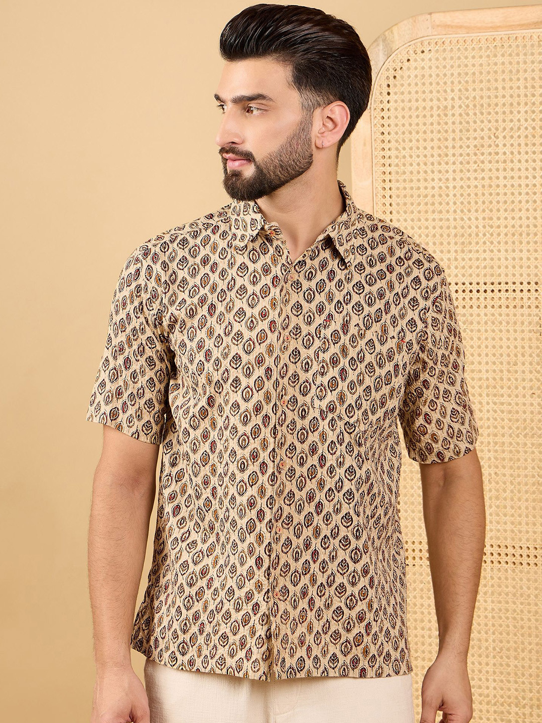 Anouk Rustic Men Brown Printed Regular Fit Short Sleeve Shirt