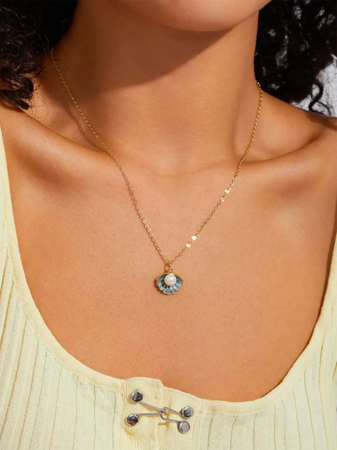 V FASHION JEWELLERY Gold- Plated Stainless Steel Pearl Enamelled Pendant With Chain