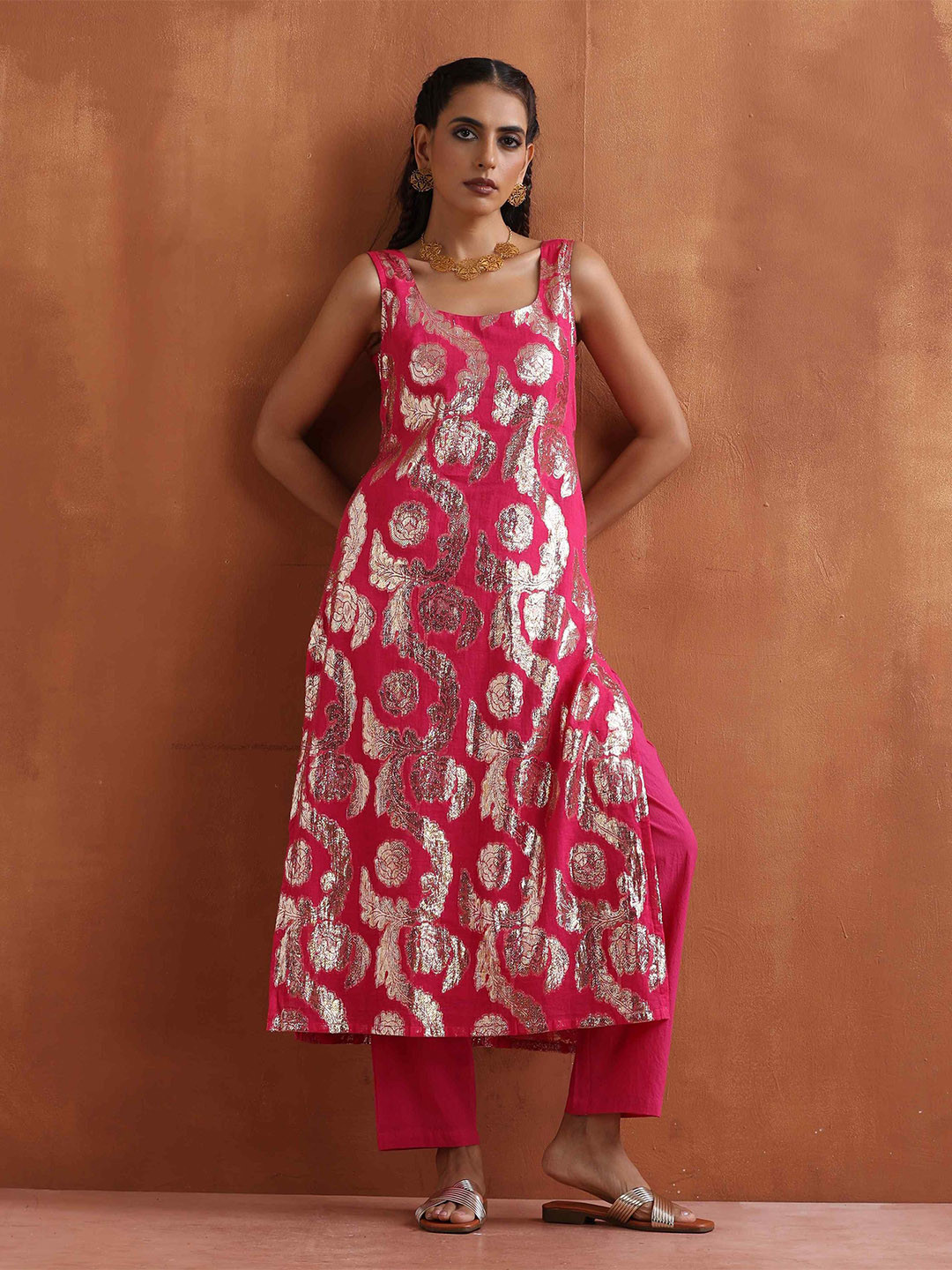 trueBrowns Square Neck A Line Kurta with Trousers