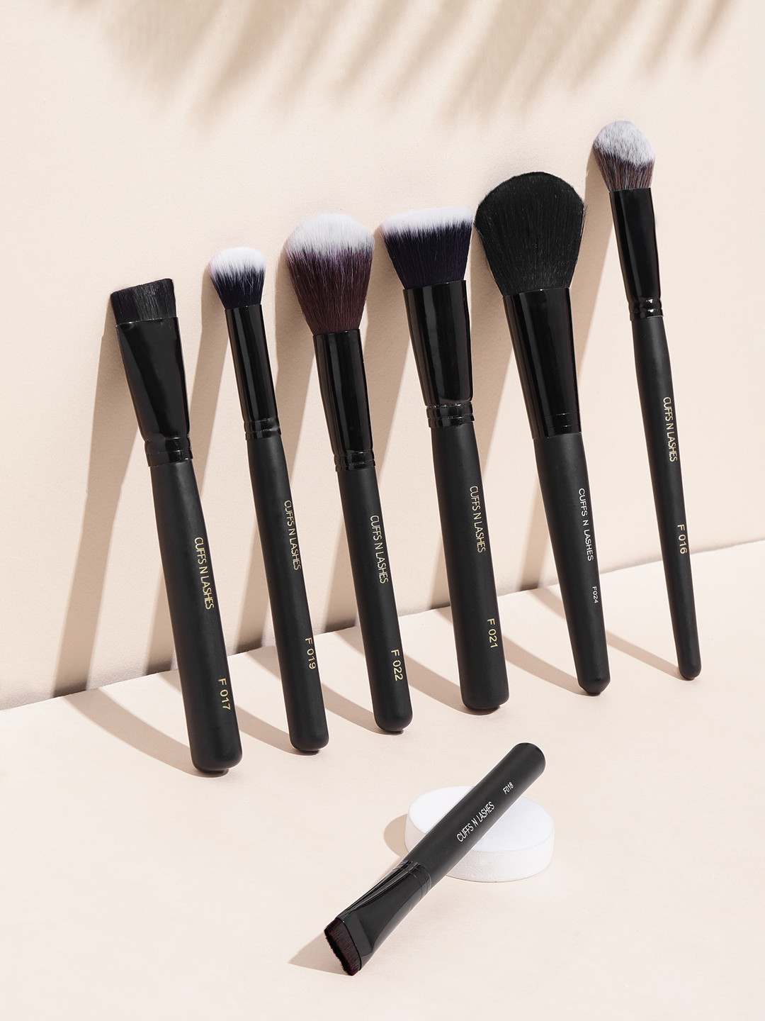 CUFFS N LASHES 7Pcs Makeup Brush Set - Black