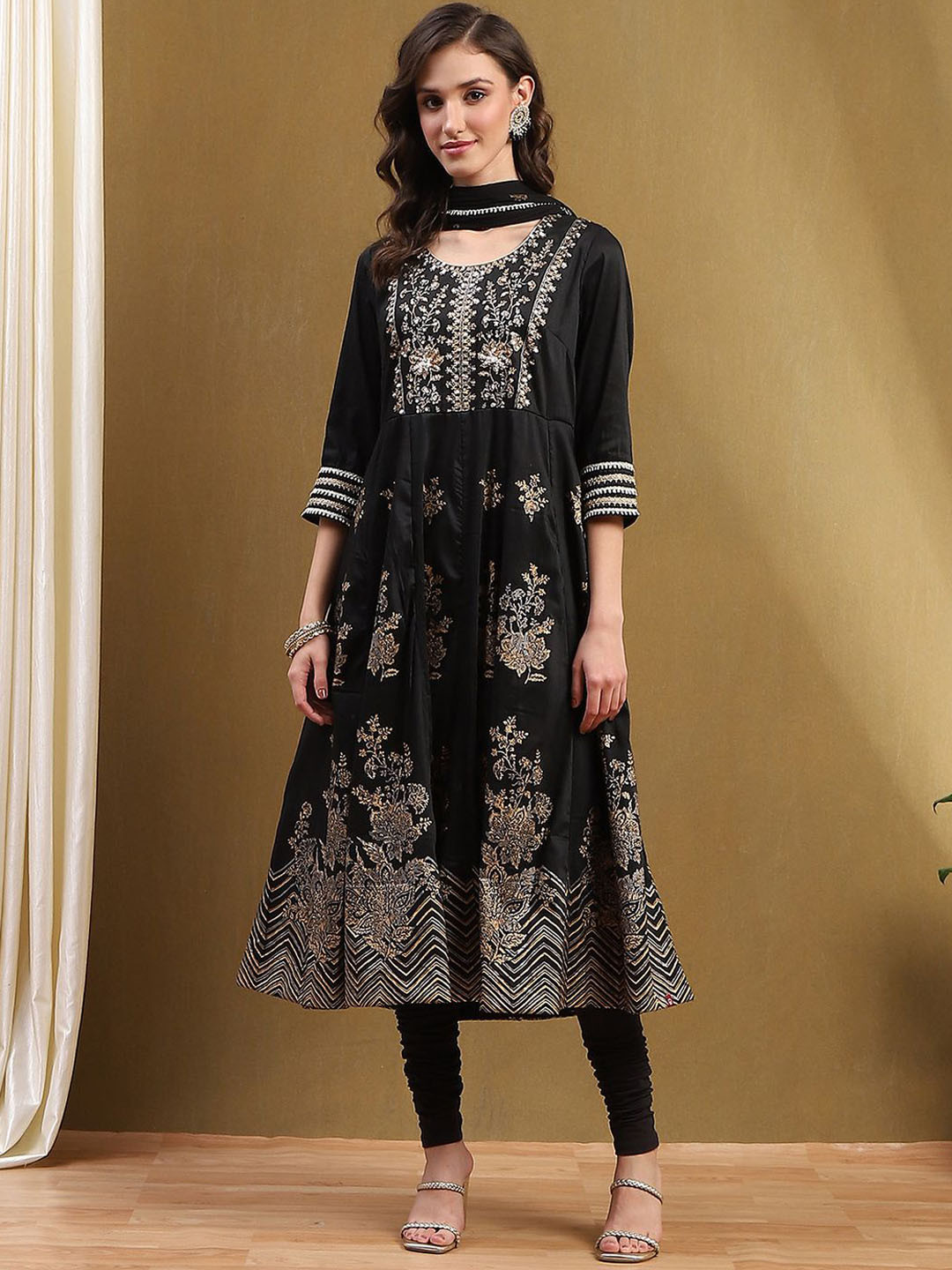 Biba Women Round Neck Kurta with Churidar & With Dupatta