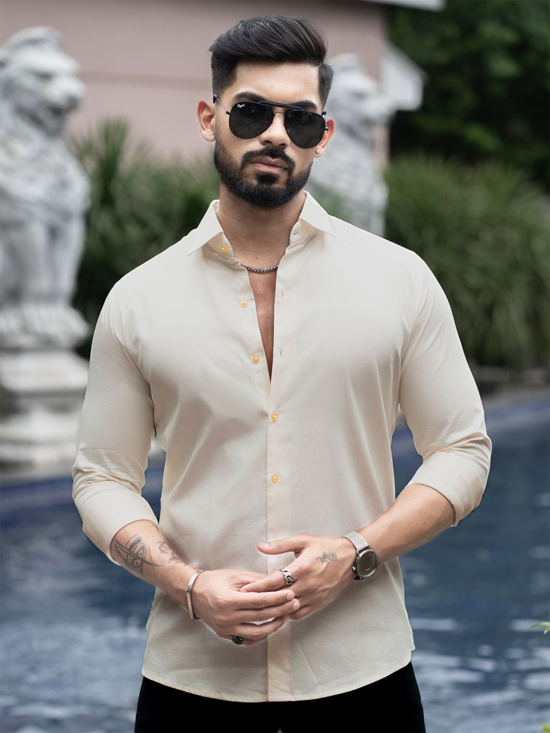 Urban Scissors Men Standard Spread Collar Solid Cotton Casual Shirt