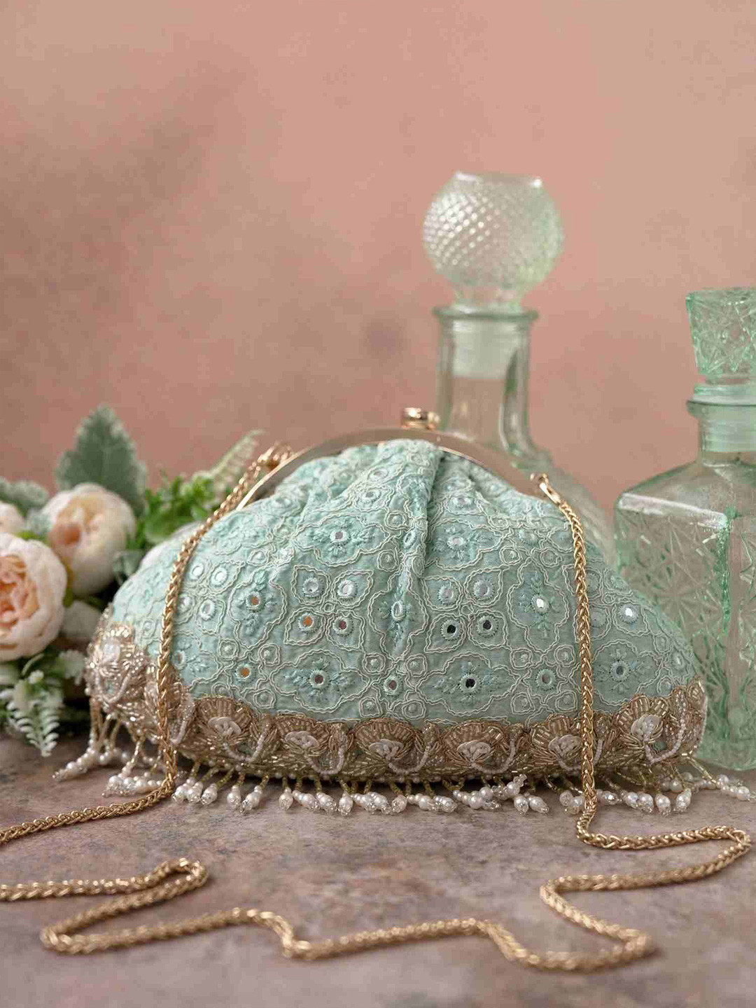 AMYRA Women Embellished Lace Sling Bag