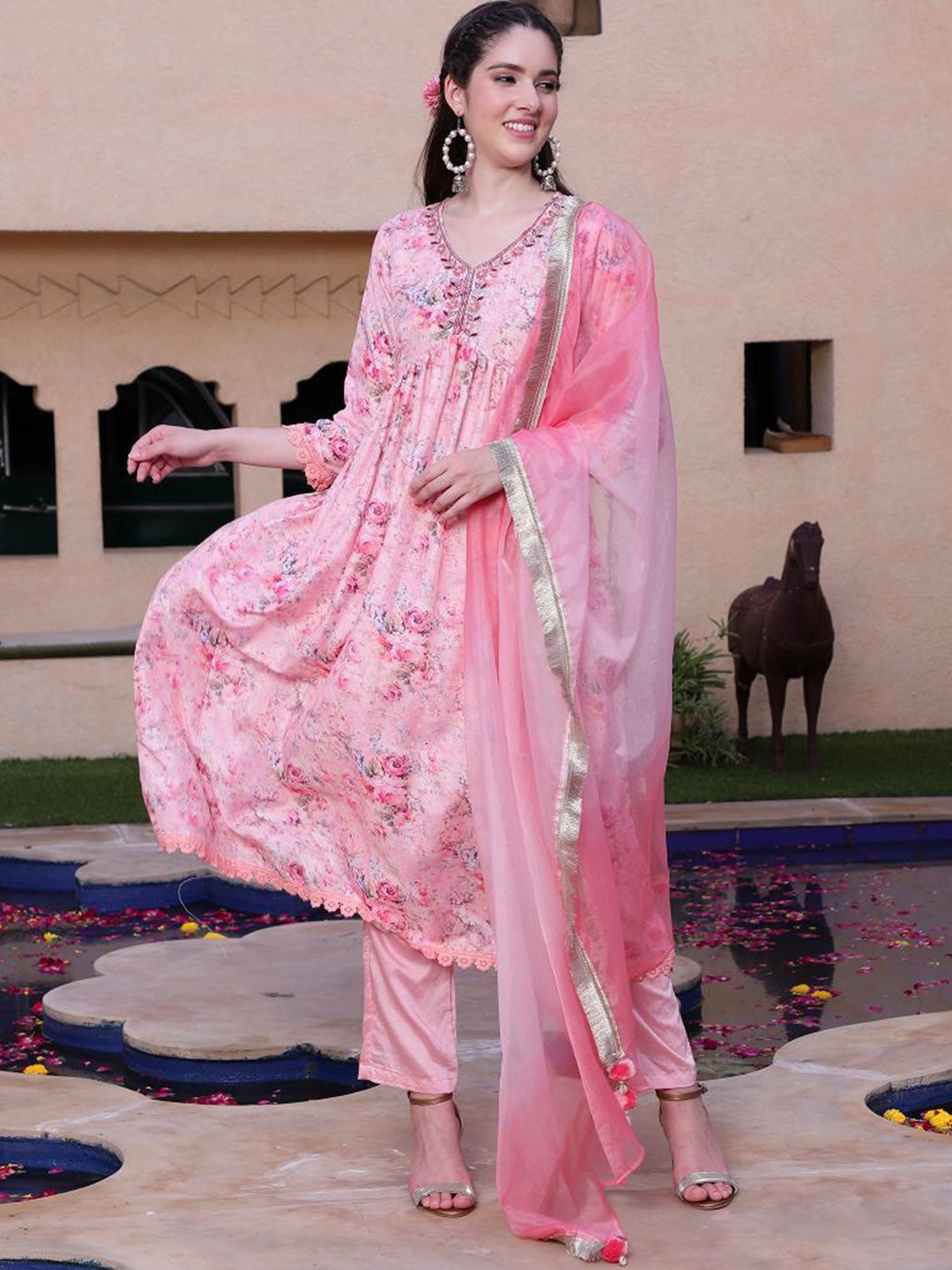BANDIA Women Floral Printed Regular Beads and Stones Kurta with Trousers & Dupatta