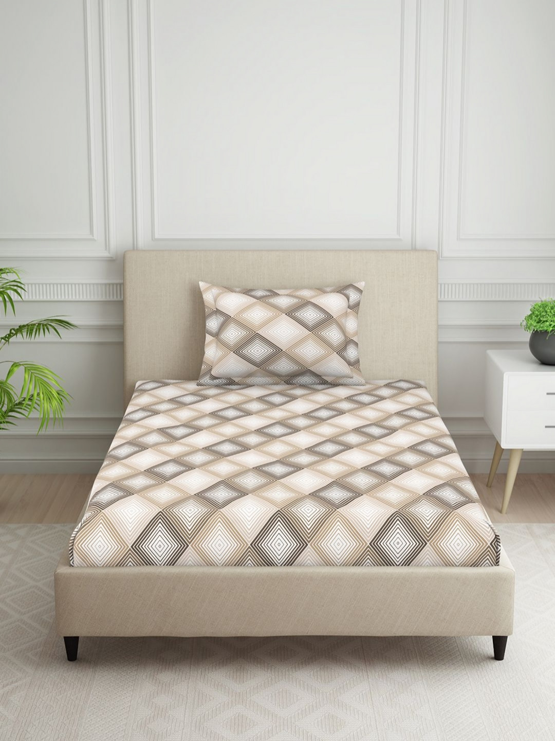 Welspun Beige & Black Printed 120 TC Single Bedsheet Set 152CM X 224CM