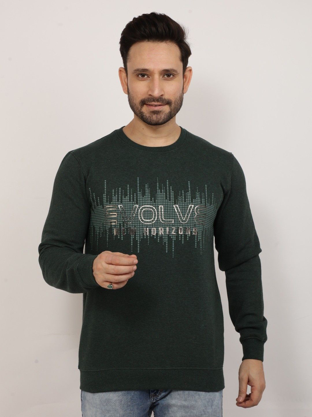 Klub Fox Men Alphanumeric Printed Round Neck Fleece Sweatshirt