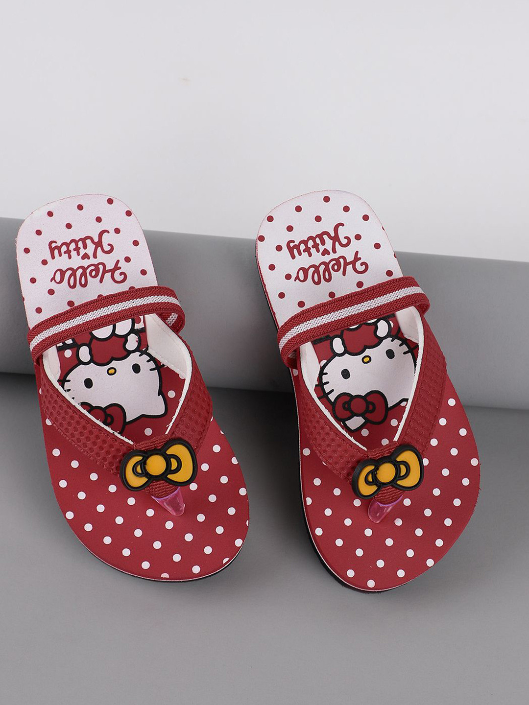Kids Ville Girls Hello Kitty Printed Thong Flip Flops