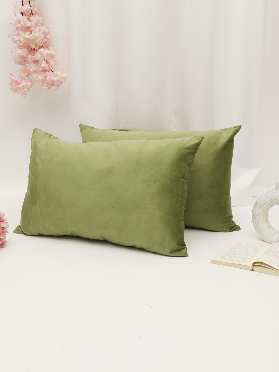 THE CONVERSION Green 2 Pieces Velvet Rectangle Shape Pillow Covers