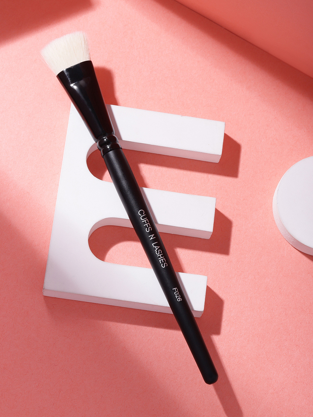 CUFFS N LASHES Small Bronzer & Contour Makeup Brush F026