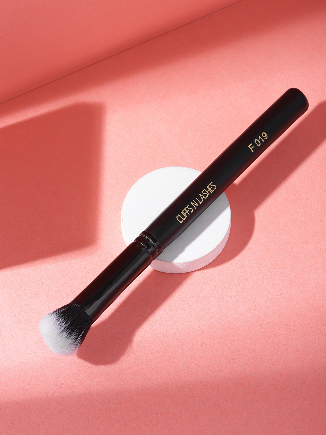 Cuffs N Lashes Small Concealer Makeup Brush F019