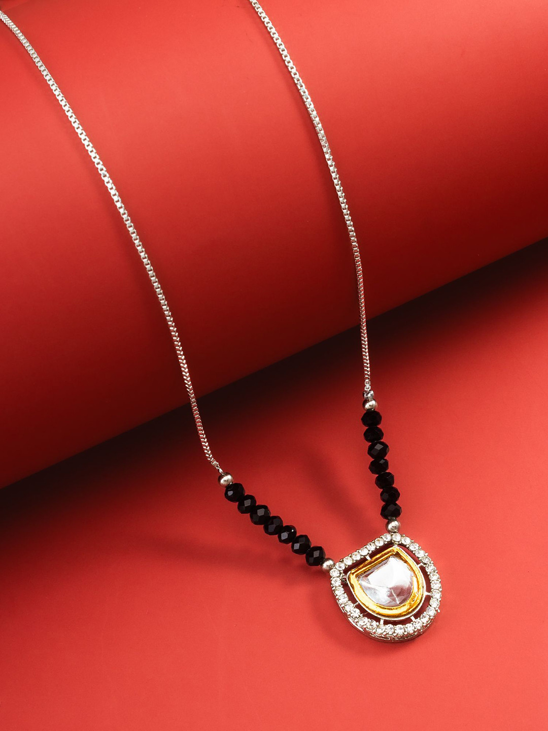 aadita Silver Kundan-Studded Necklace