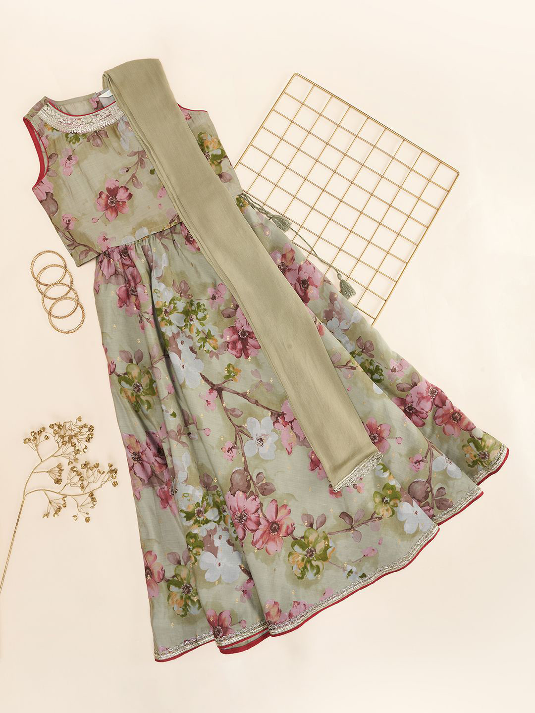 AKKRITI BY PANTALOONS Girls Printed Sequinned Ready to Wear Lehenga & Blouse With Dupatta