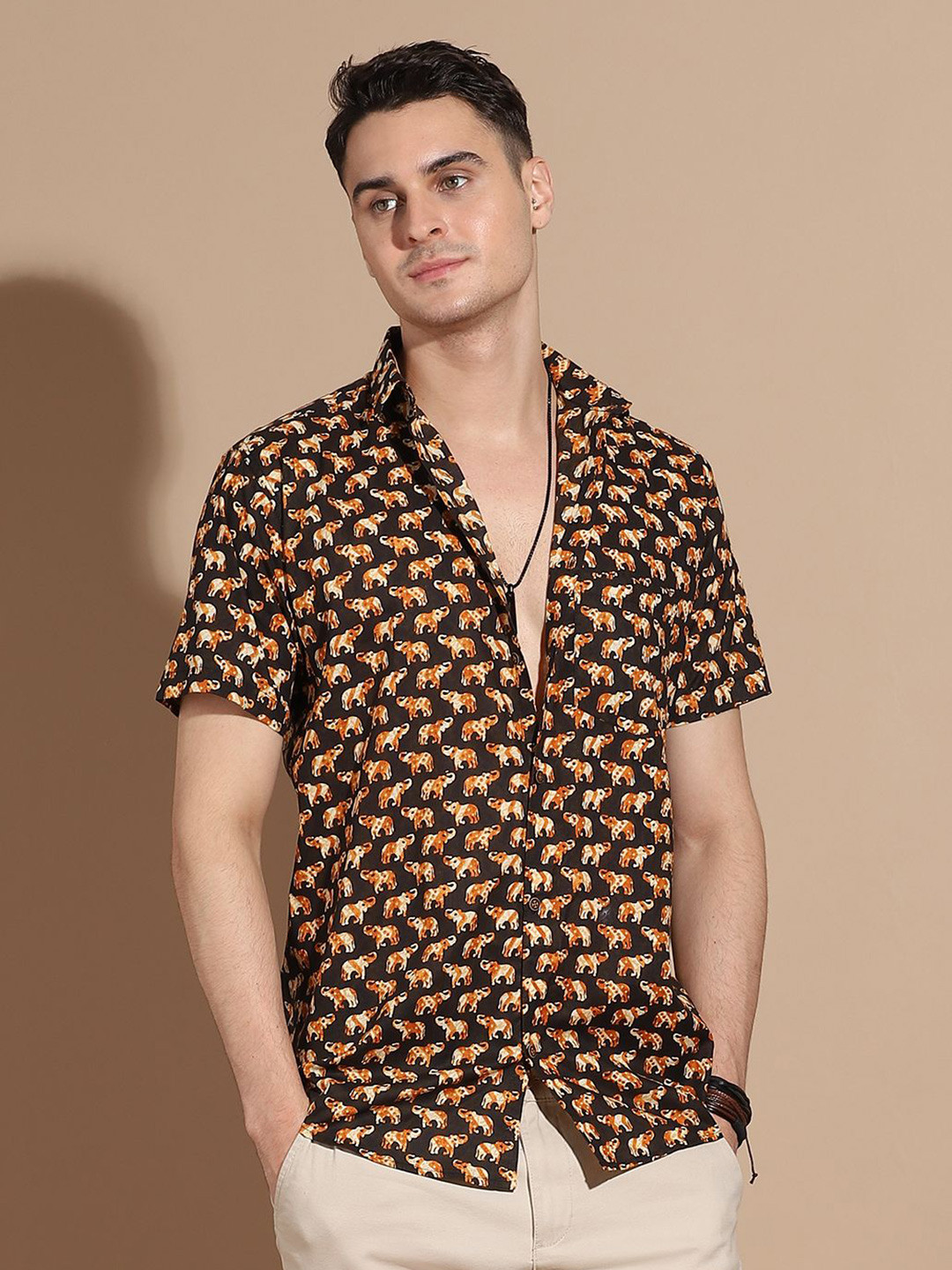 Anouk Men Smart Cutaway Collar Animal Printed Cotton Casual Shirt