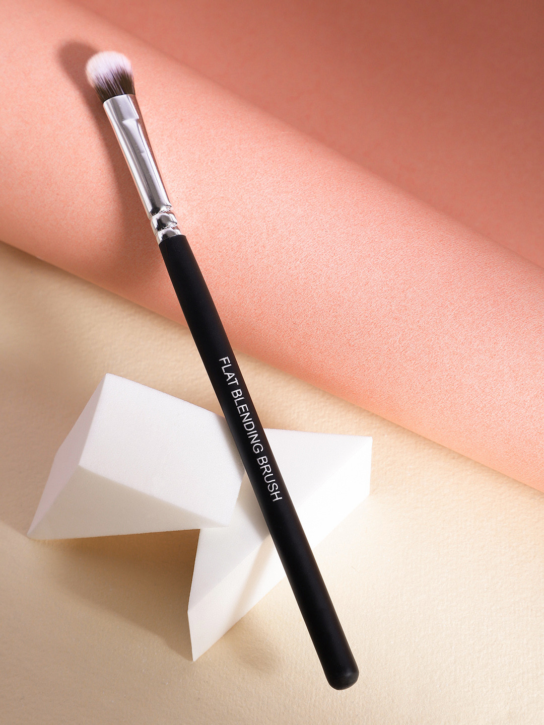 CUFFS N LASHES X Shystyles Flat Blending Makeup Brush CS06