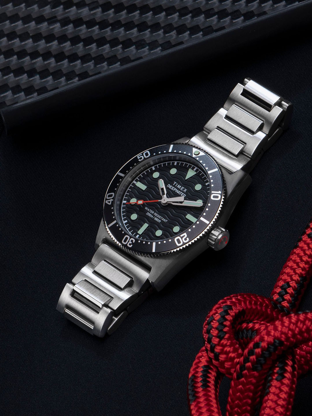 Timex Deep Water Men Dial & Stainless Steel Straps Analogue Watch TW2W95200UJ