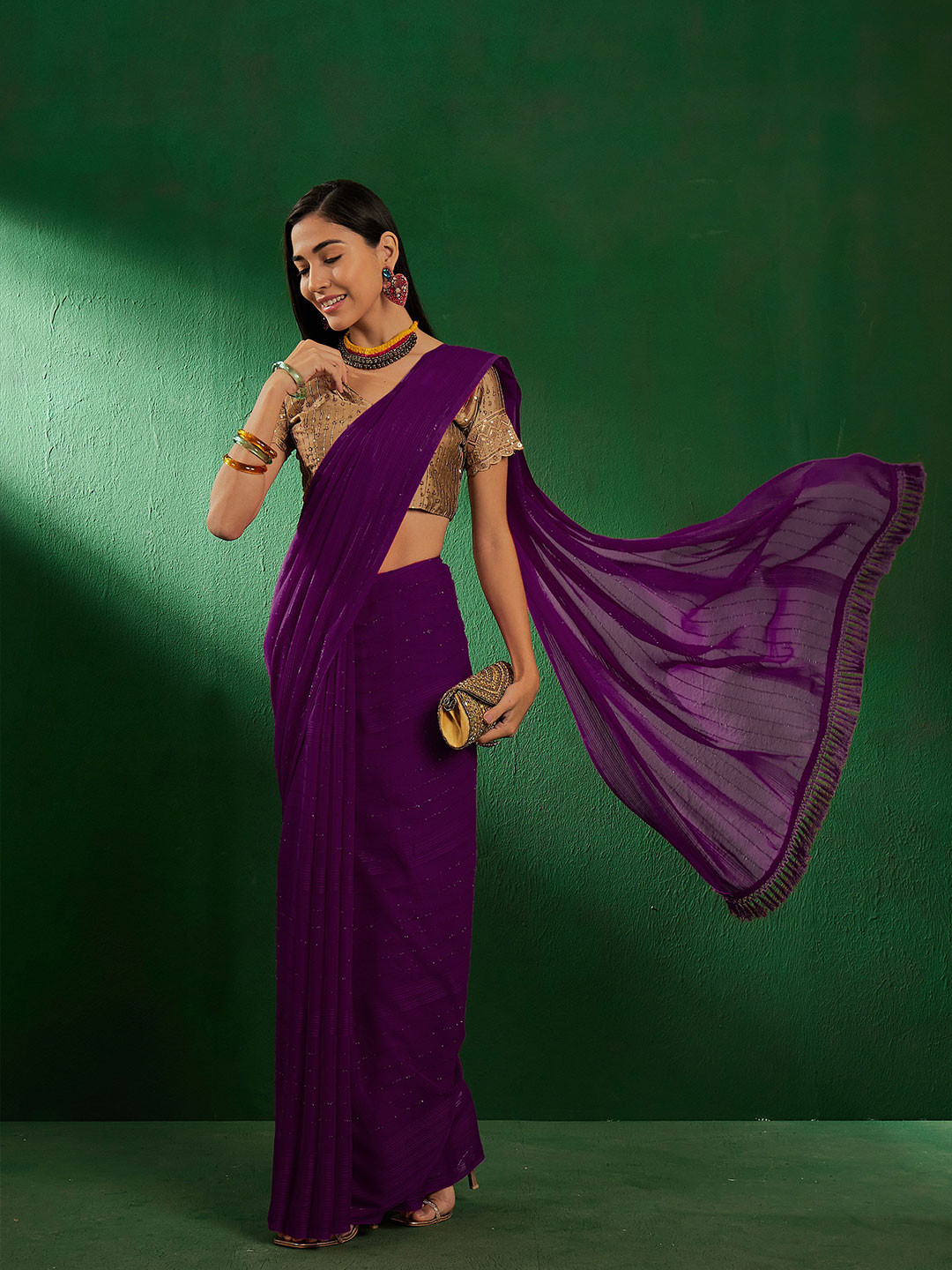 Maroosh Women Purple Striped Saree With Blouse