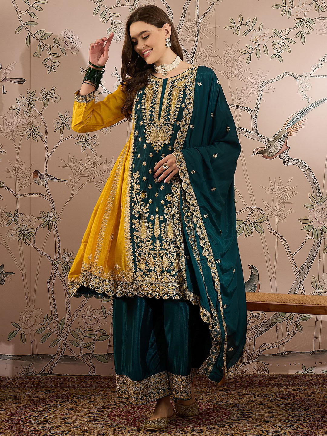 Miss Ethnik Women Ethnic Motifs Embroidered Thread Work Kurta with Palazzos & With Dupatta