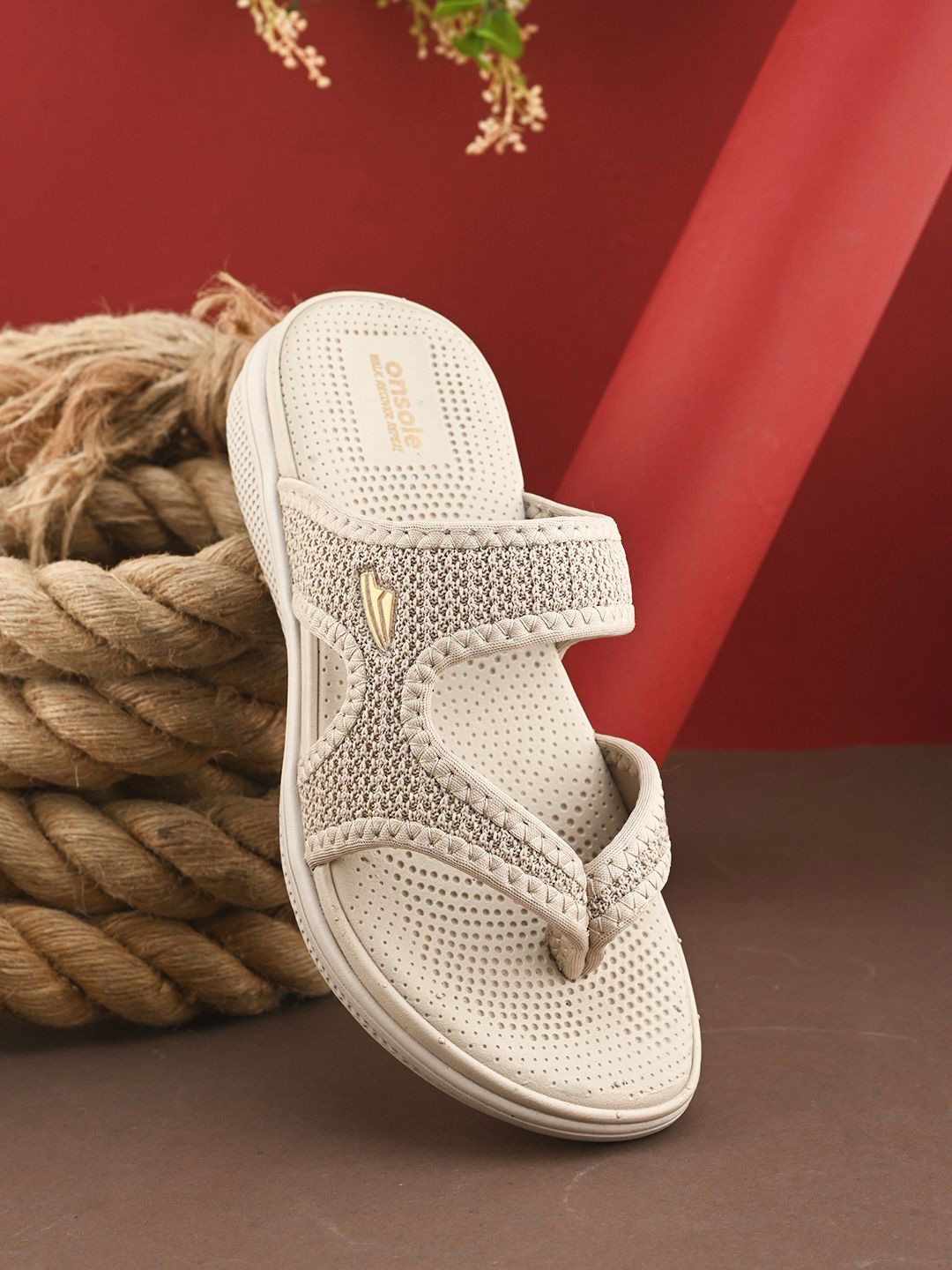 ONSOLE Women Self Design Sliders
